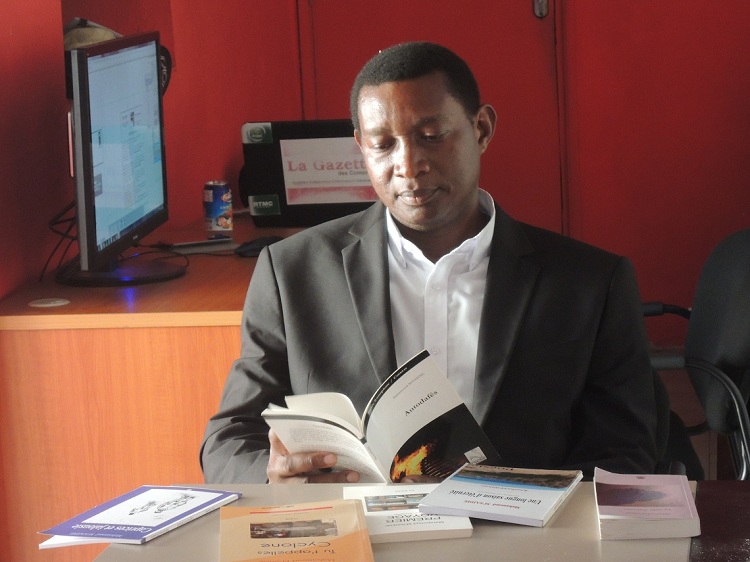 image Littérature  Mahamoud M'SAIDIE « J’avais envie de revenir pour voir ma famille et voir comment je peux m’y installer un jour »